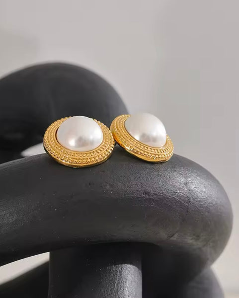 LADY DI | Tarnish Free | Gold Chunky Circle Pearl Stud | Earrings