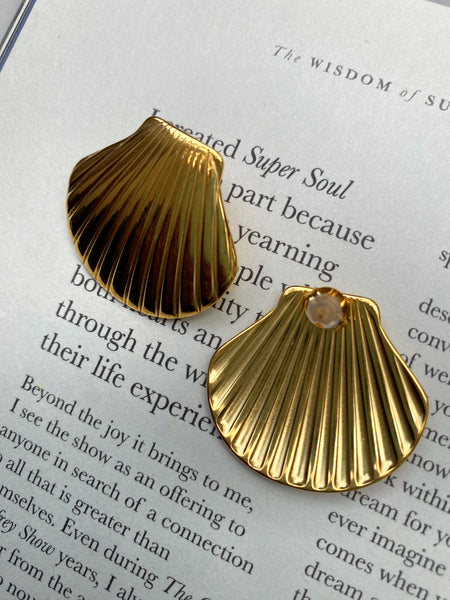 SHELLY| Tarnish Free | Gold Shell Shaped Earrings