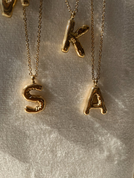 BALLOON INITIAL I 18ct gold plated I Tarnish-Free I Letter Necklace