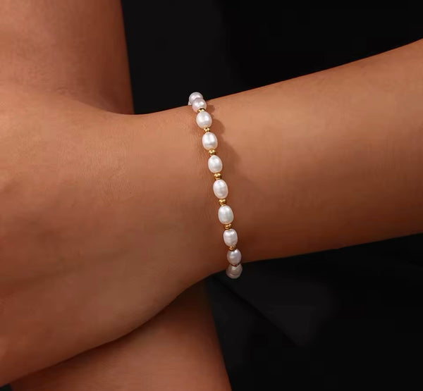 ESCAPE| Tarnish Free | Freshwater Pearls | Bracelet