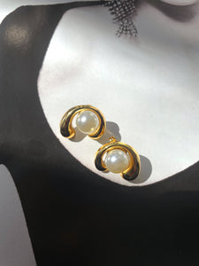 MAVIS | Tarnish Free | Gold Chunky Pearl U-Shape Stud | Earrings