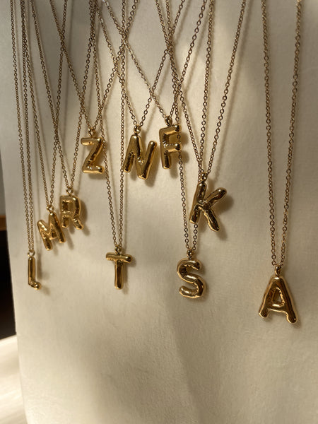 BALLOON INITIAL I 18ct gold plated I Tarnish-Free I Letter Necklace