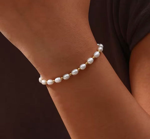 ESCAPE| Tarnish Free | Freshwater Pearls | Bracelet