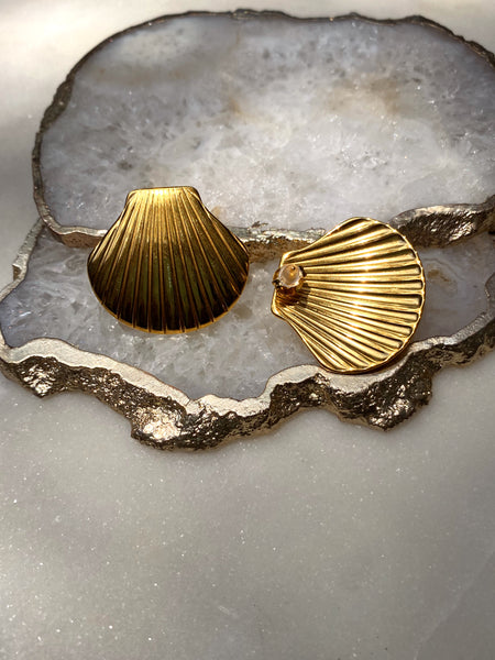 SHELLY| Tarnish Free | Gold Shell Shaped Earrings