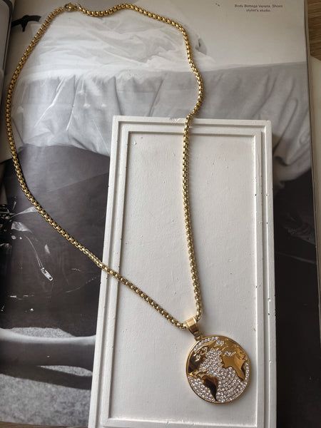 MR WORLDWIDE | ZibaMan | Gold and Cubic Zirconia Map Pendant Box-Link Necklace | Tarnish-Free